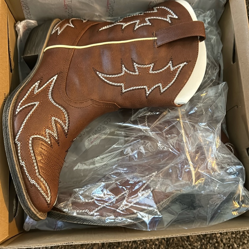 Coconuts By Matisse Size 8.5 - image 1